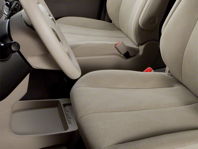 2012 Toyota Sienna SE 8 Passenger