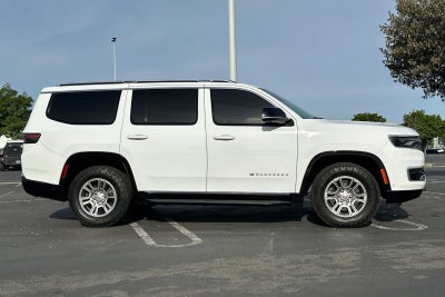 2023 Jeep Wagoneer Base