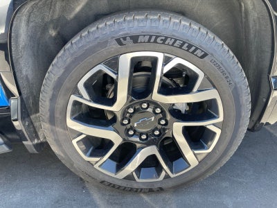 2025 Chevrolet Silverado EV RST