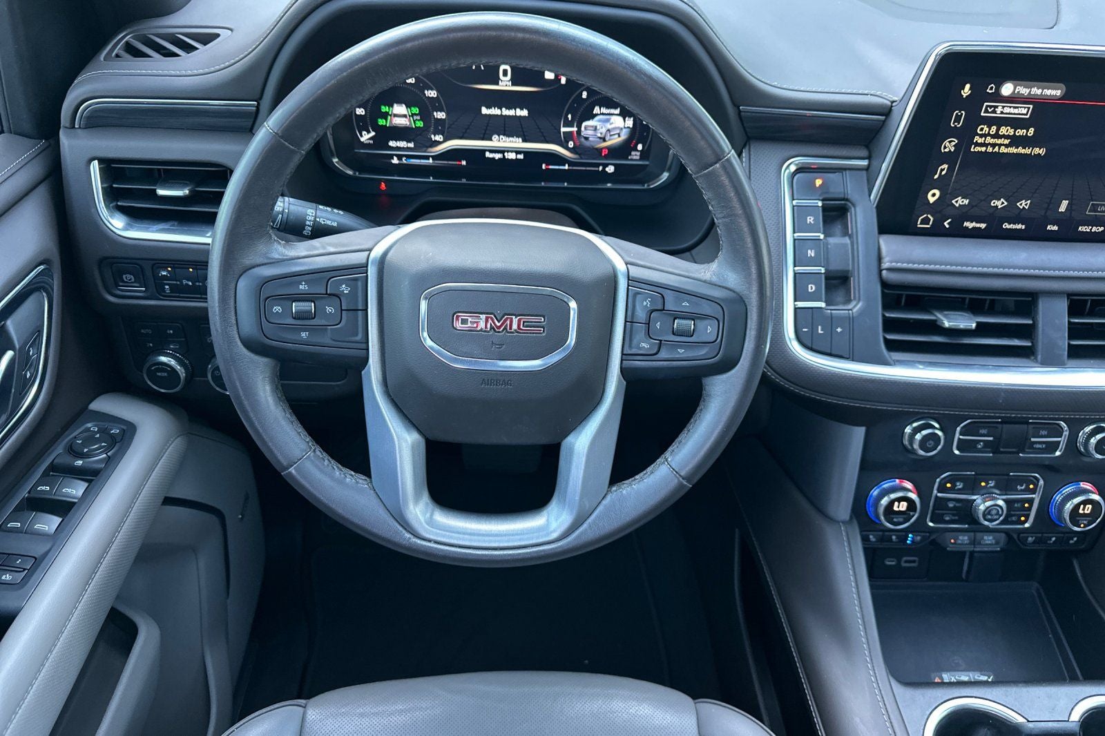 2023 GMC Yukon SLT