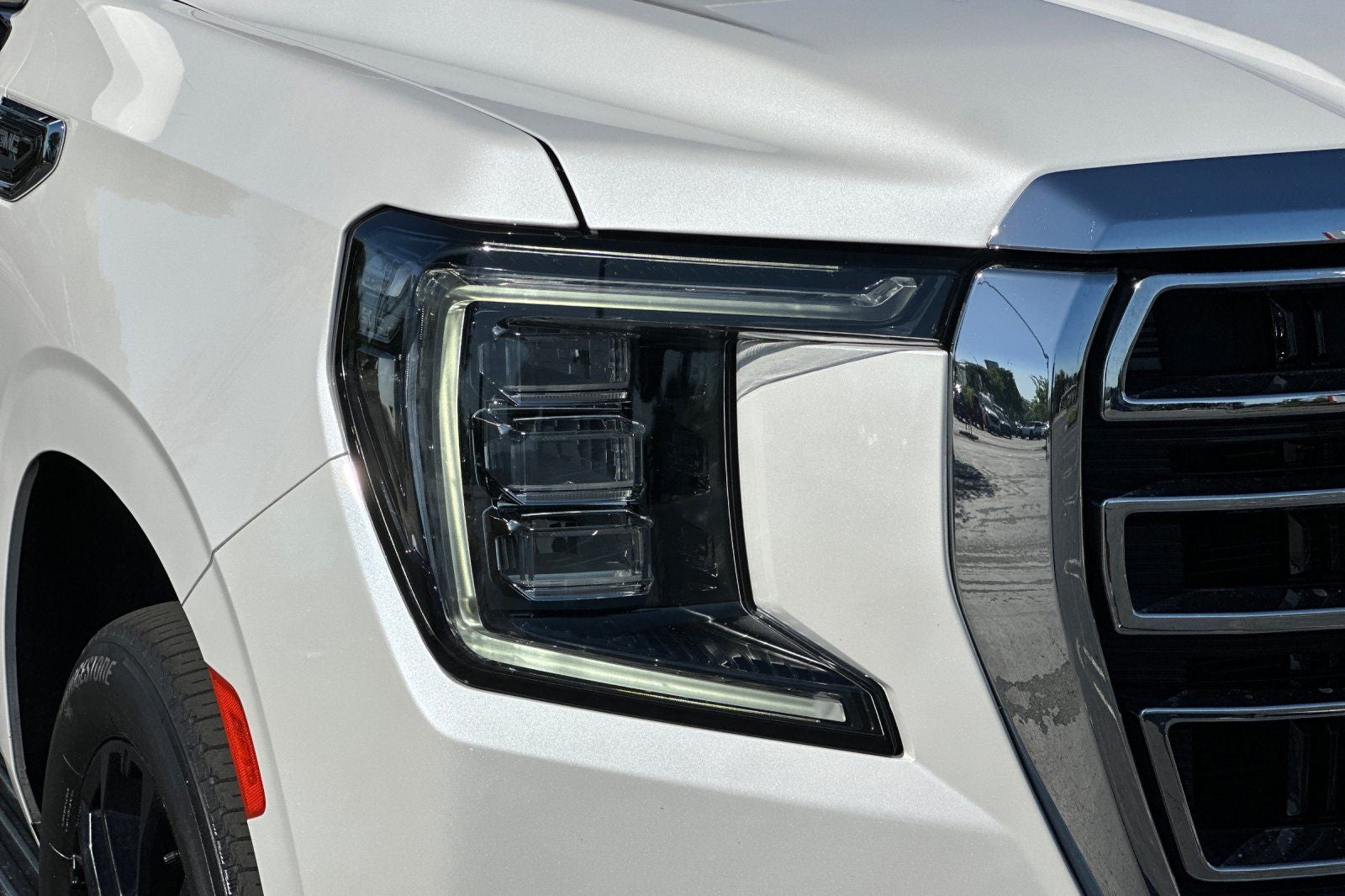 2023 GMC Yukon SLT