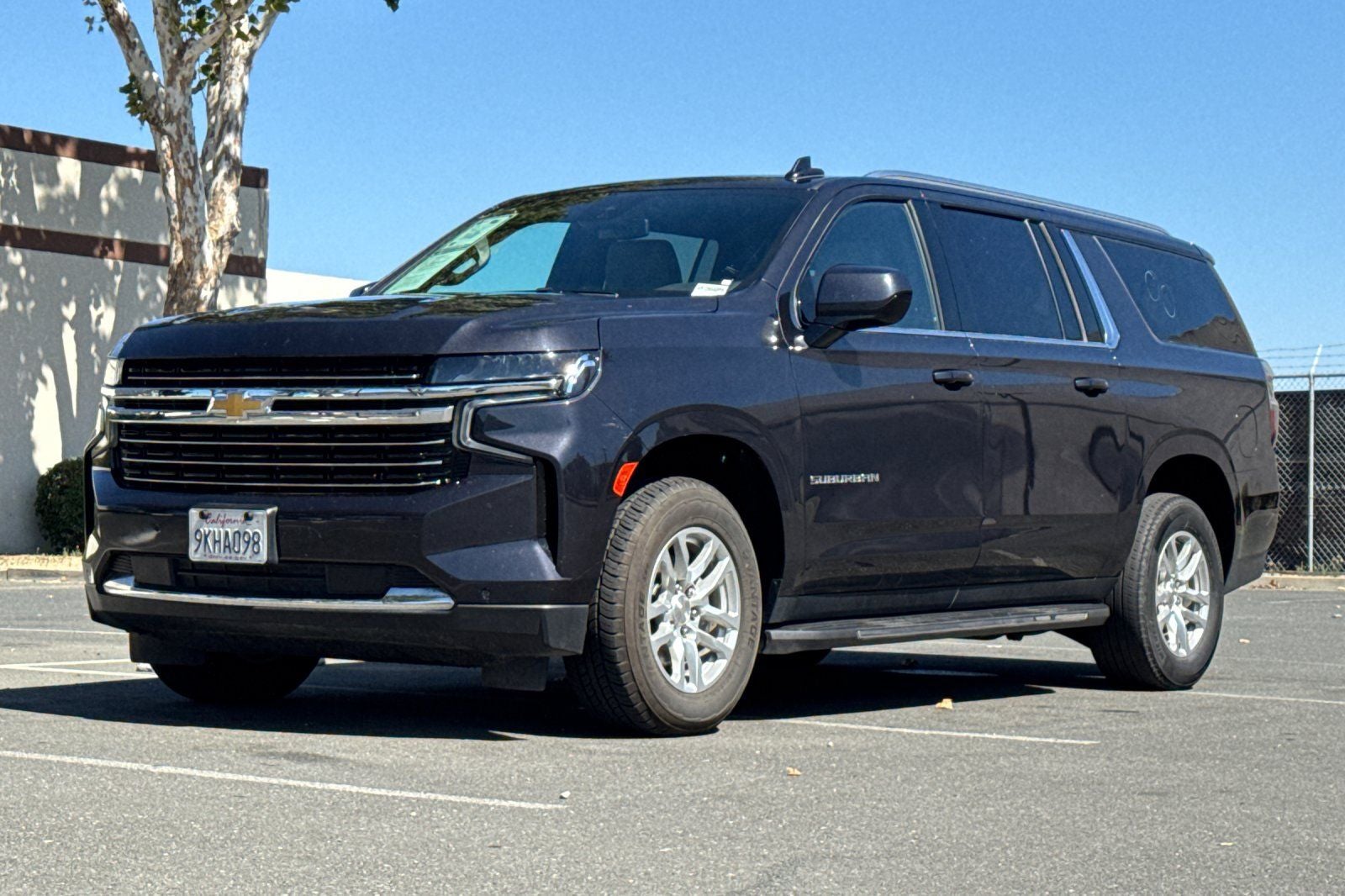 2024 Chevrolet Suburban LT