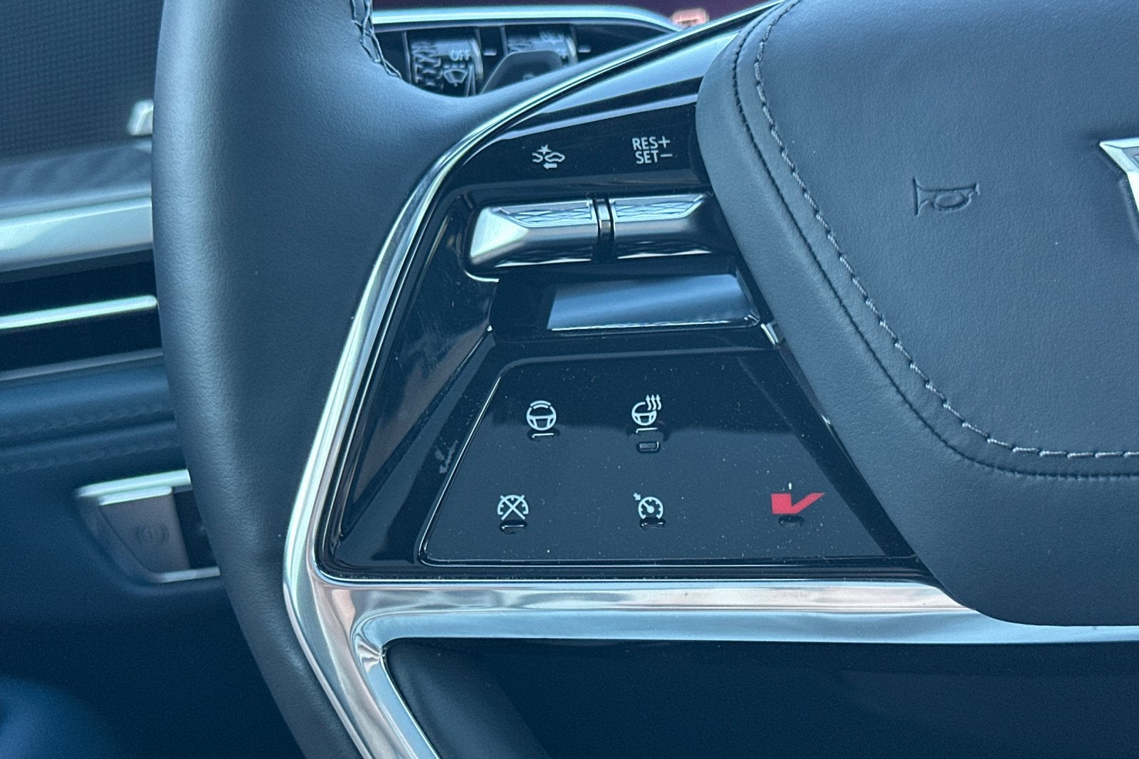 2025 Cadillac ESCALADE IQ Sport 2