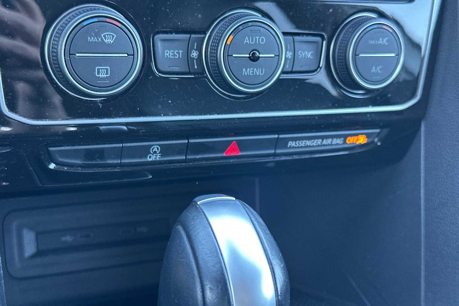 2022 Volkswagen Atlas 3.6L V6 SEL R-Line