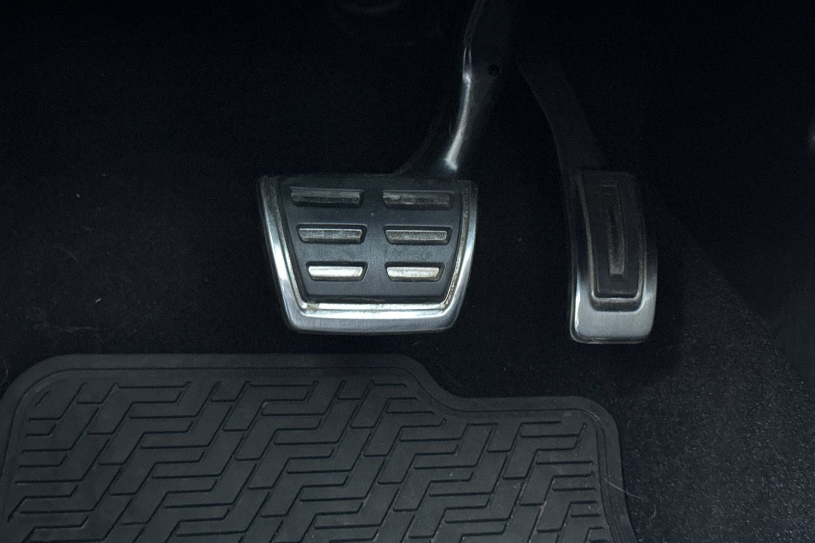 2021 Volkswagen Atlas Cross Sport 3.6L V6 SEL Premium R-Line