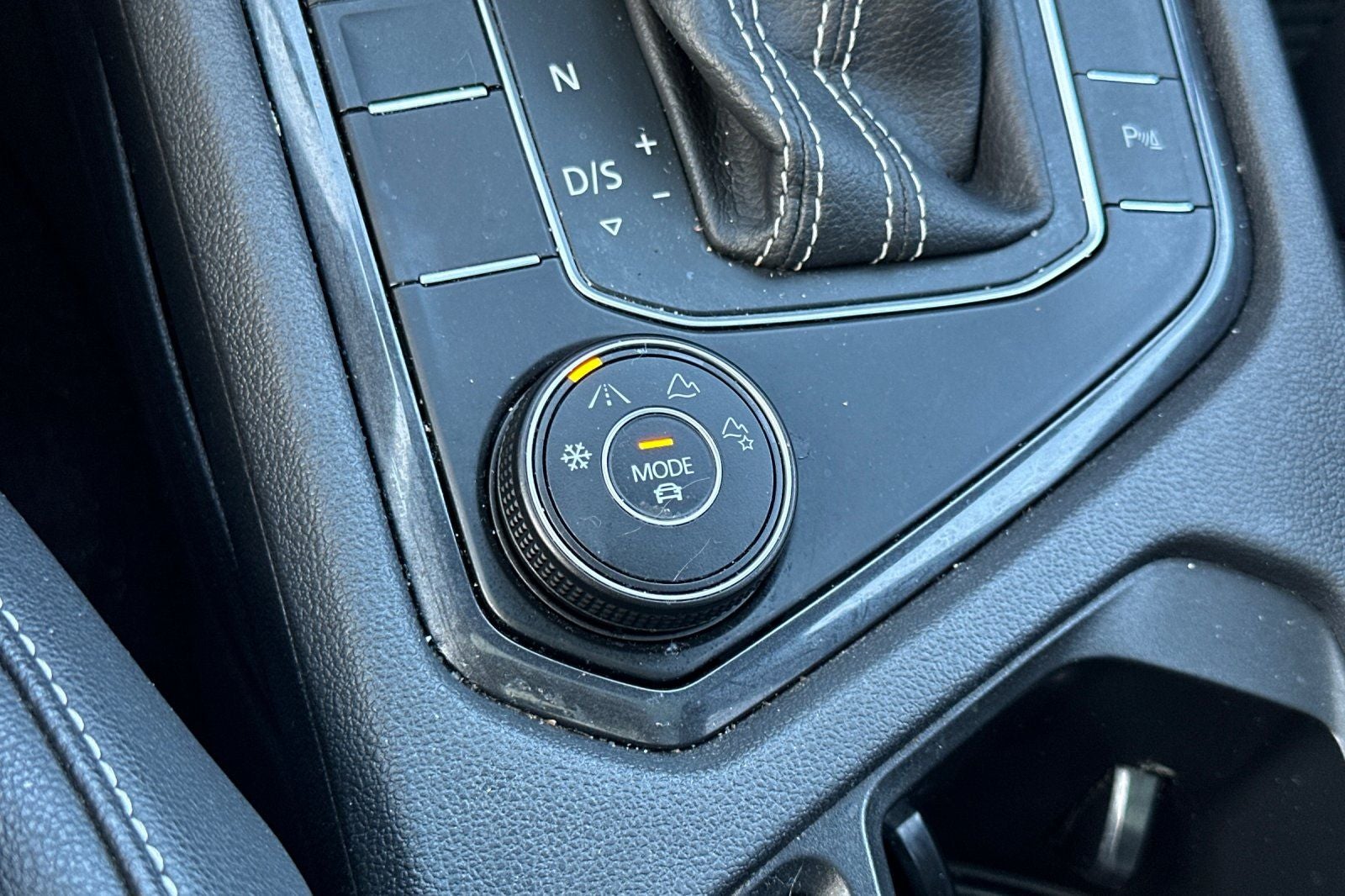 2021 Volkswagen Tiguan 2.0T SE R-Line Black