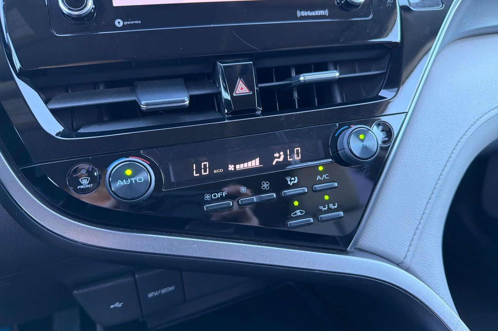 2021 Toyota Camry Hybrid SE