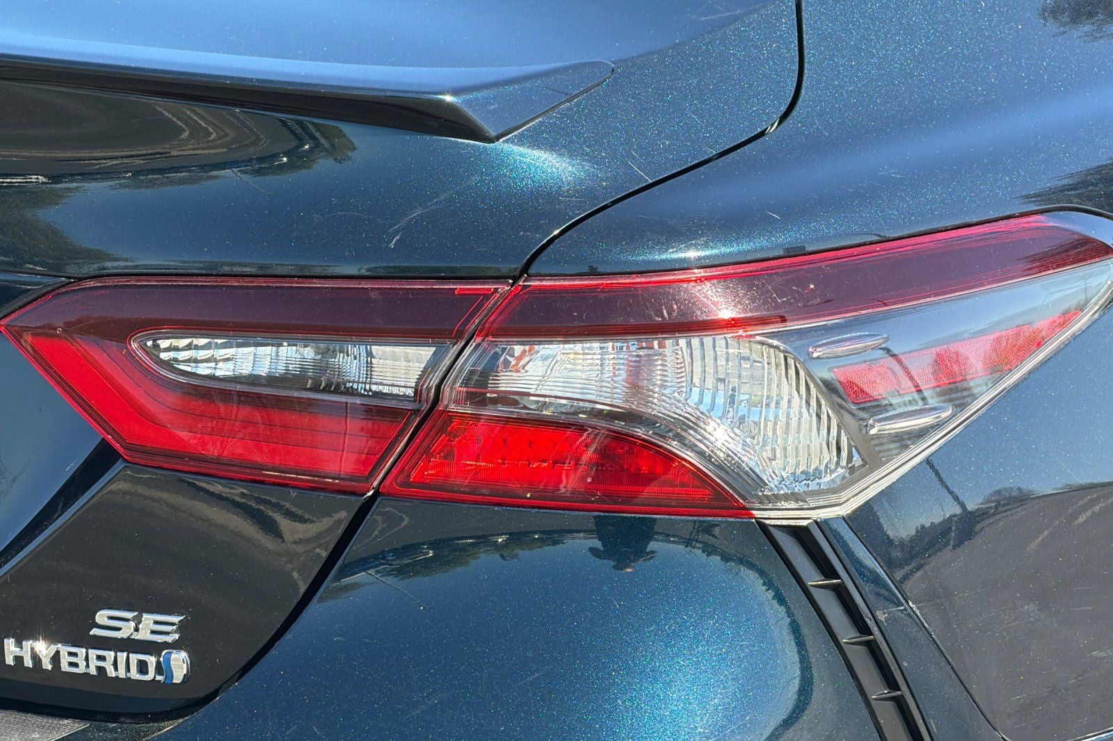 2021 Toyota Camry Hybrid SE