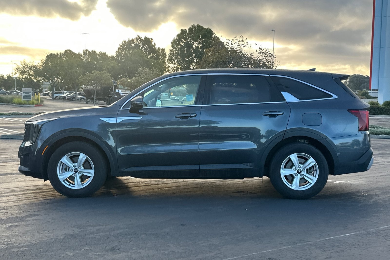 2024 Kia Sorento LX