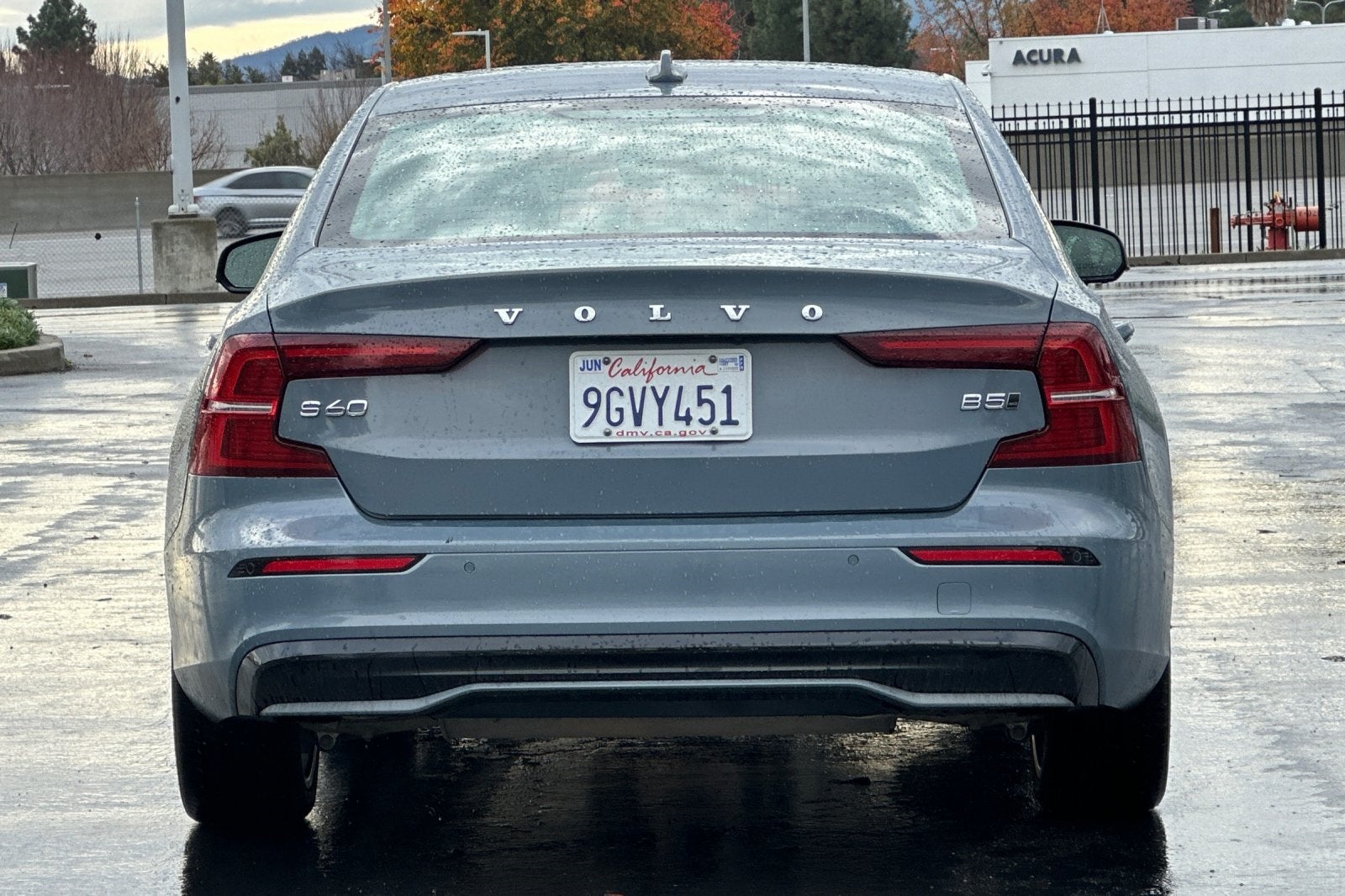 2024 Volvo S60 B5 Plus Dark Theme