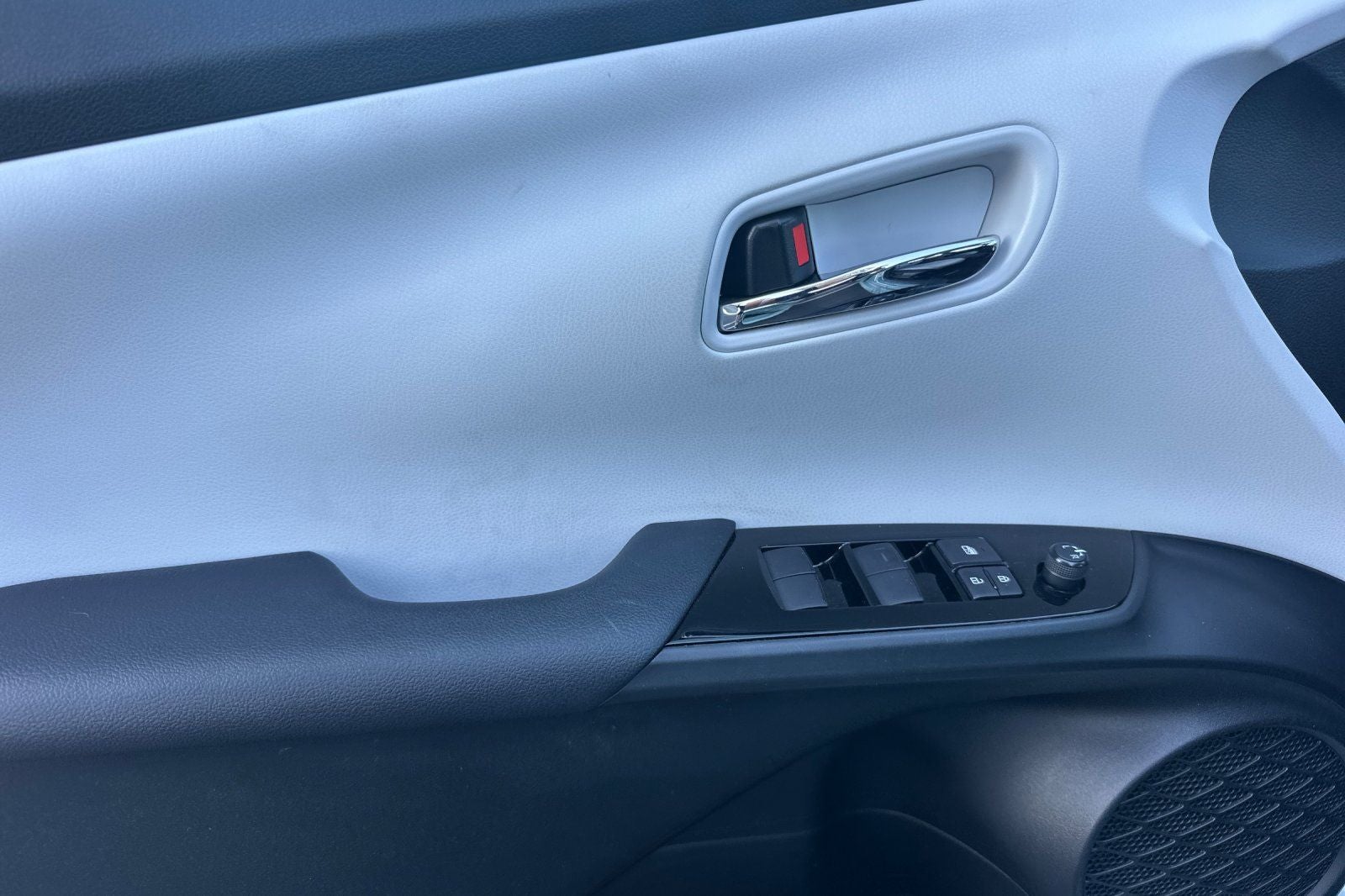 2021 Toyota Prius LE