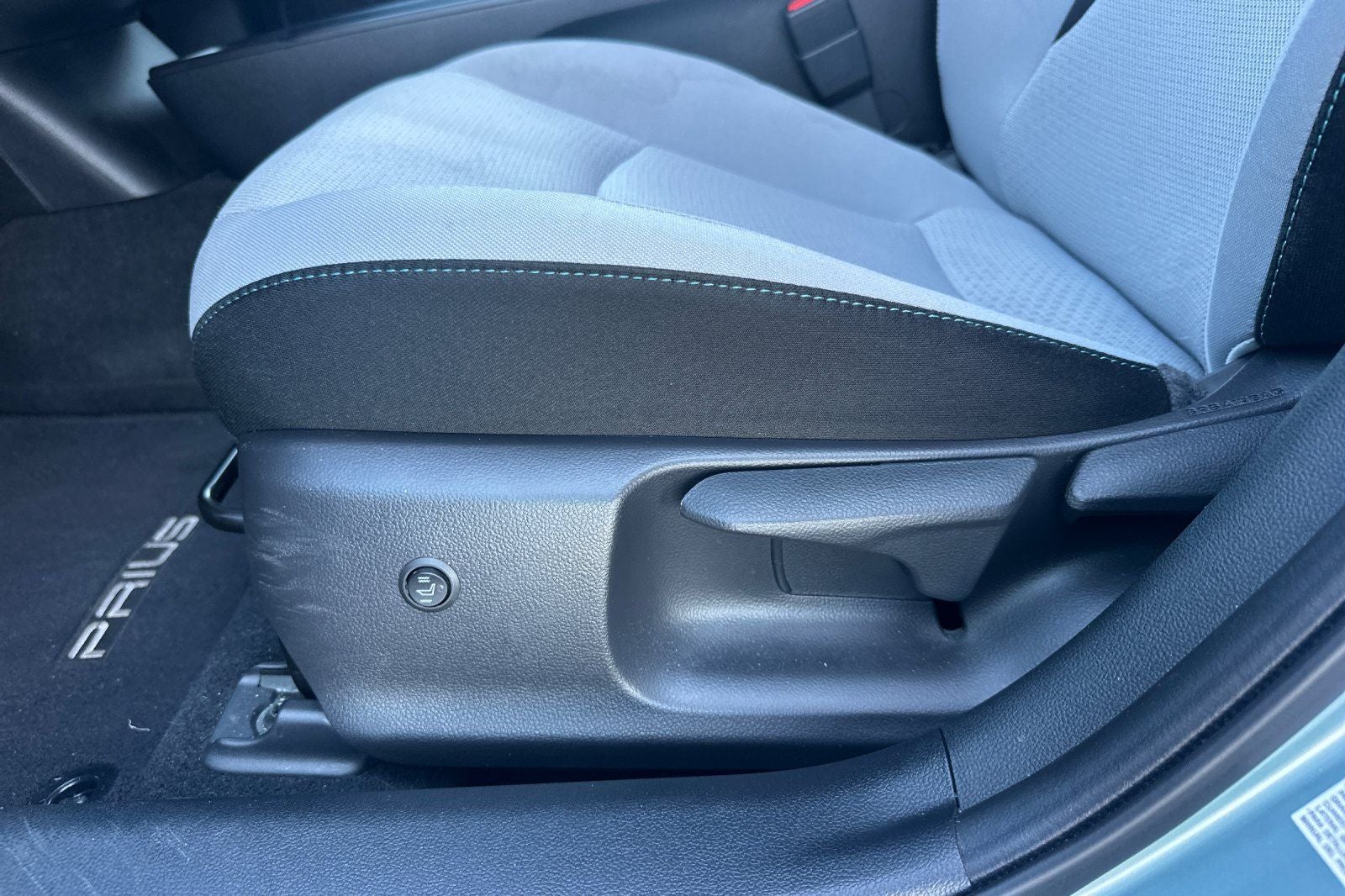 2021 Toyota Prius LE