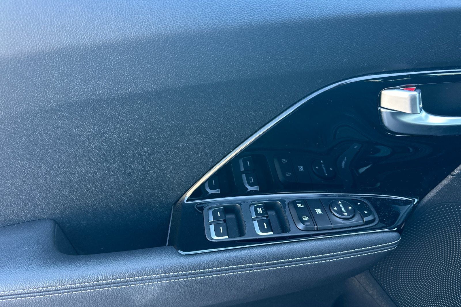 2022 Kia Niro Plug-In Hybrid LXS