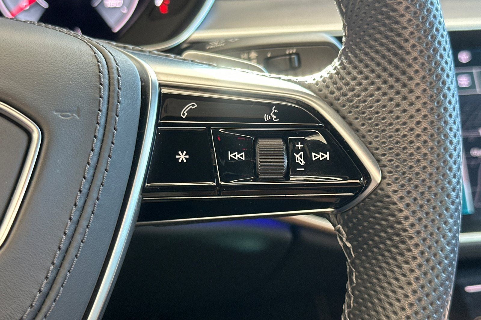 2023 Audi S8 4.0T quattro