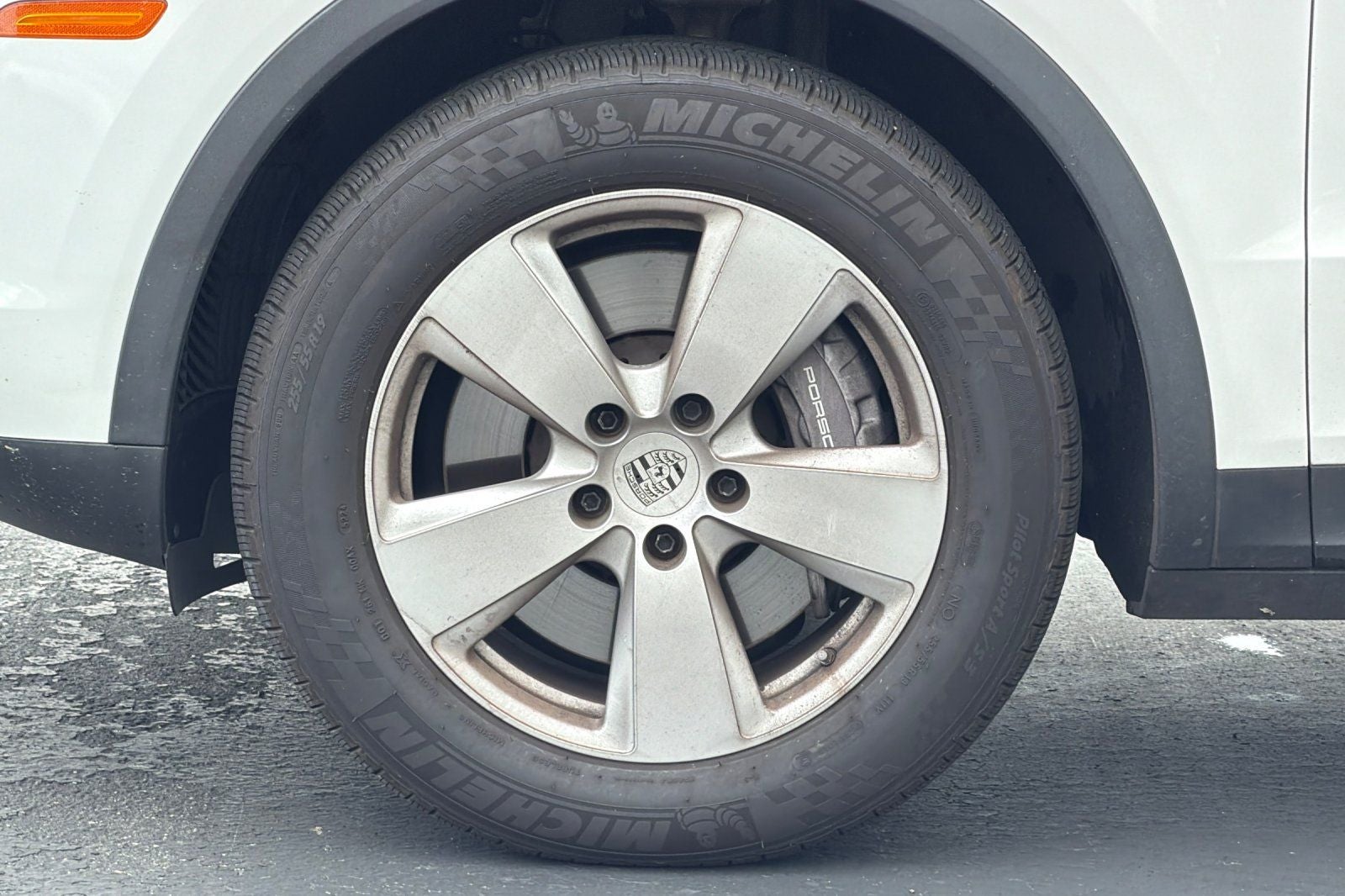 2023 Porsche Cayenne Base