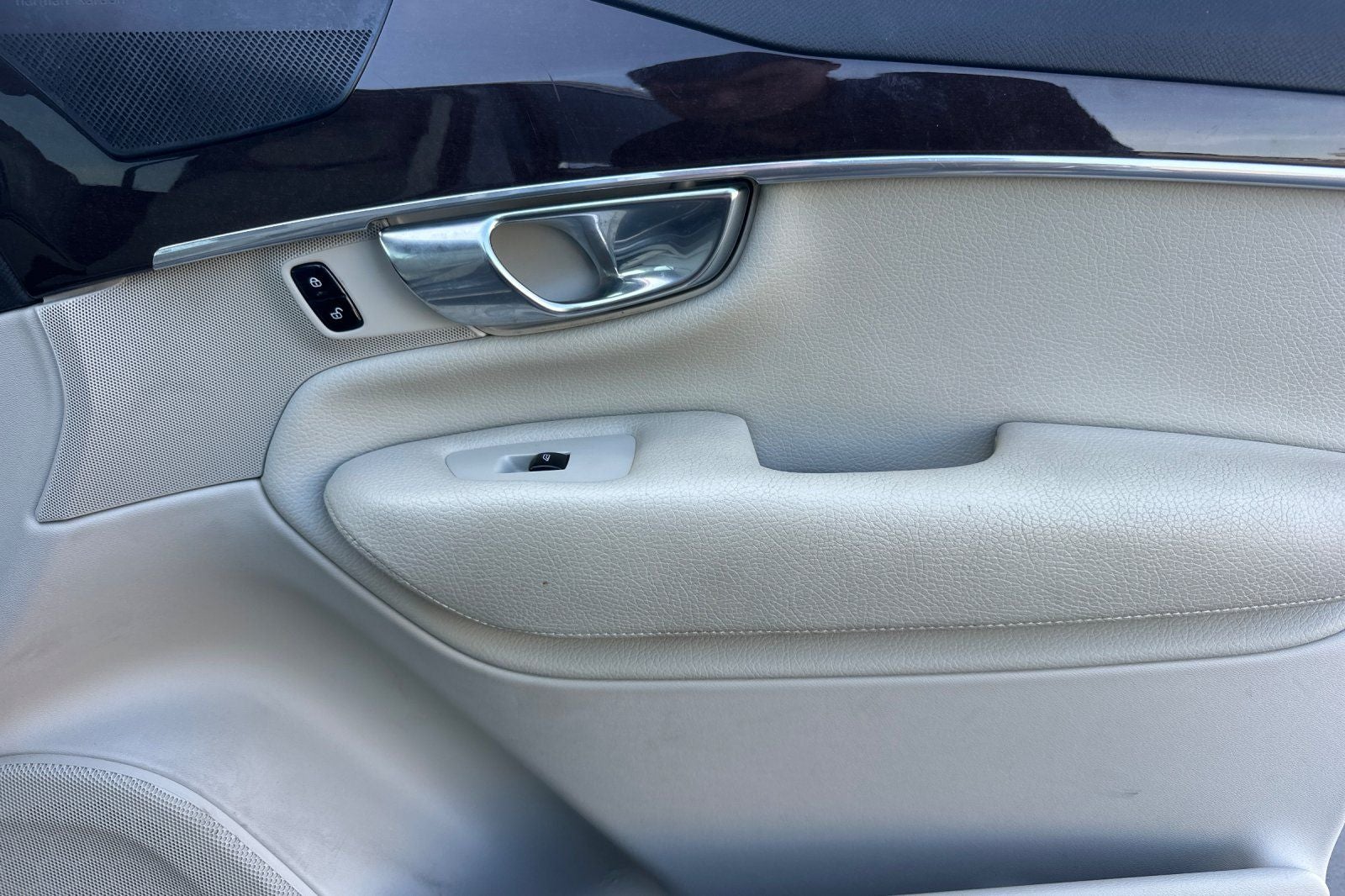 2019 Volvo XC90 T6 Momentum