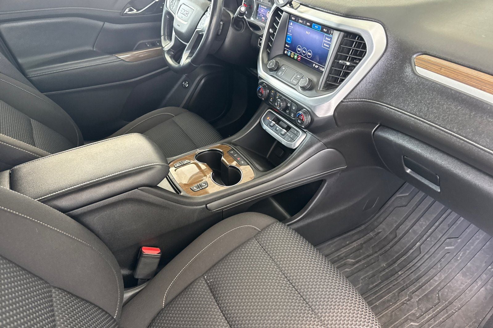 2020 GMC Acadia SLE