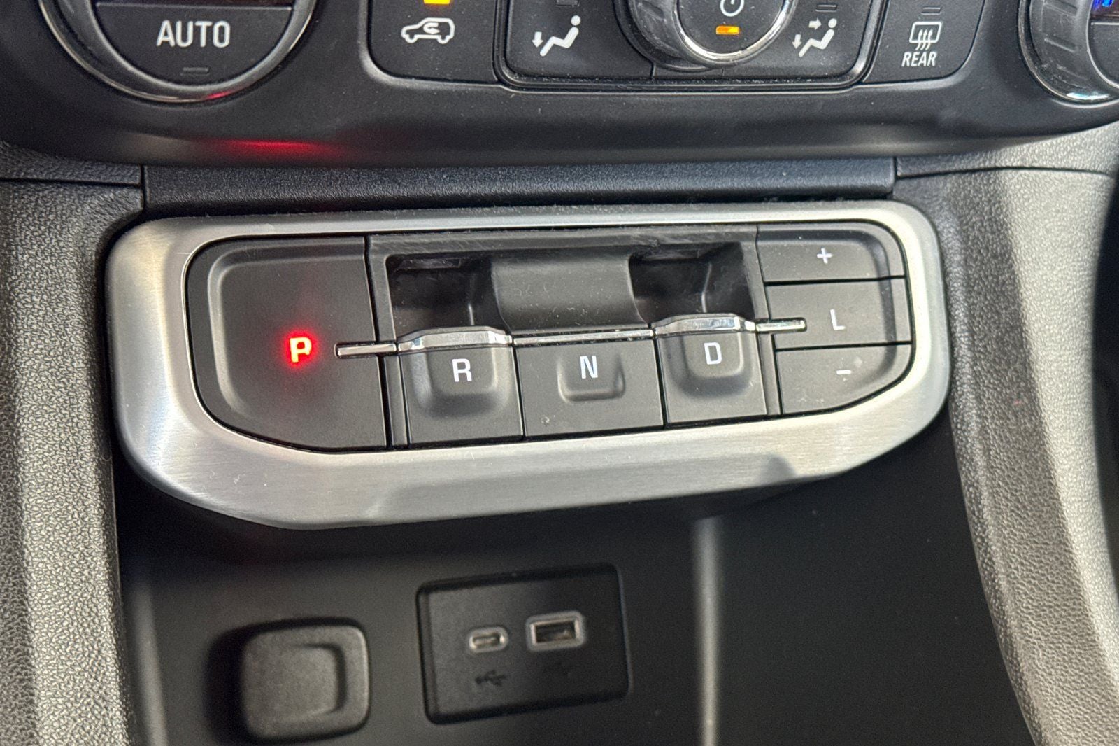 2020 GMC Acadia SLE