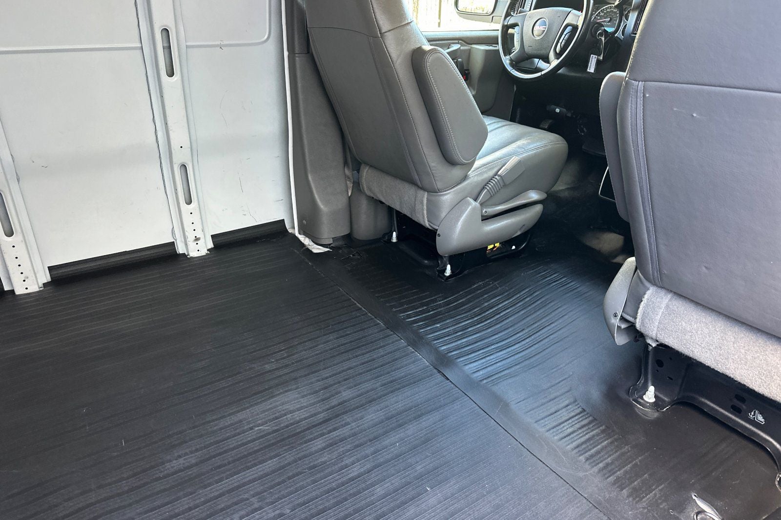 2023 GMC Savana 2500 Work Van