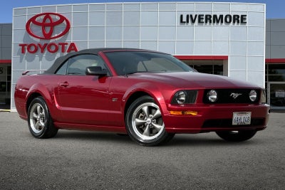 2005 Ford Mustang GT Premium