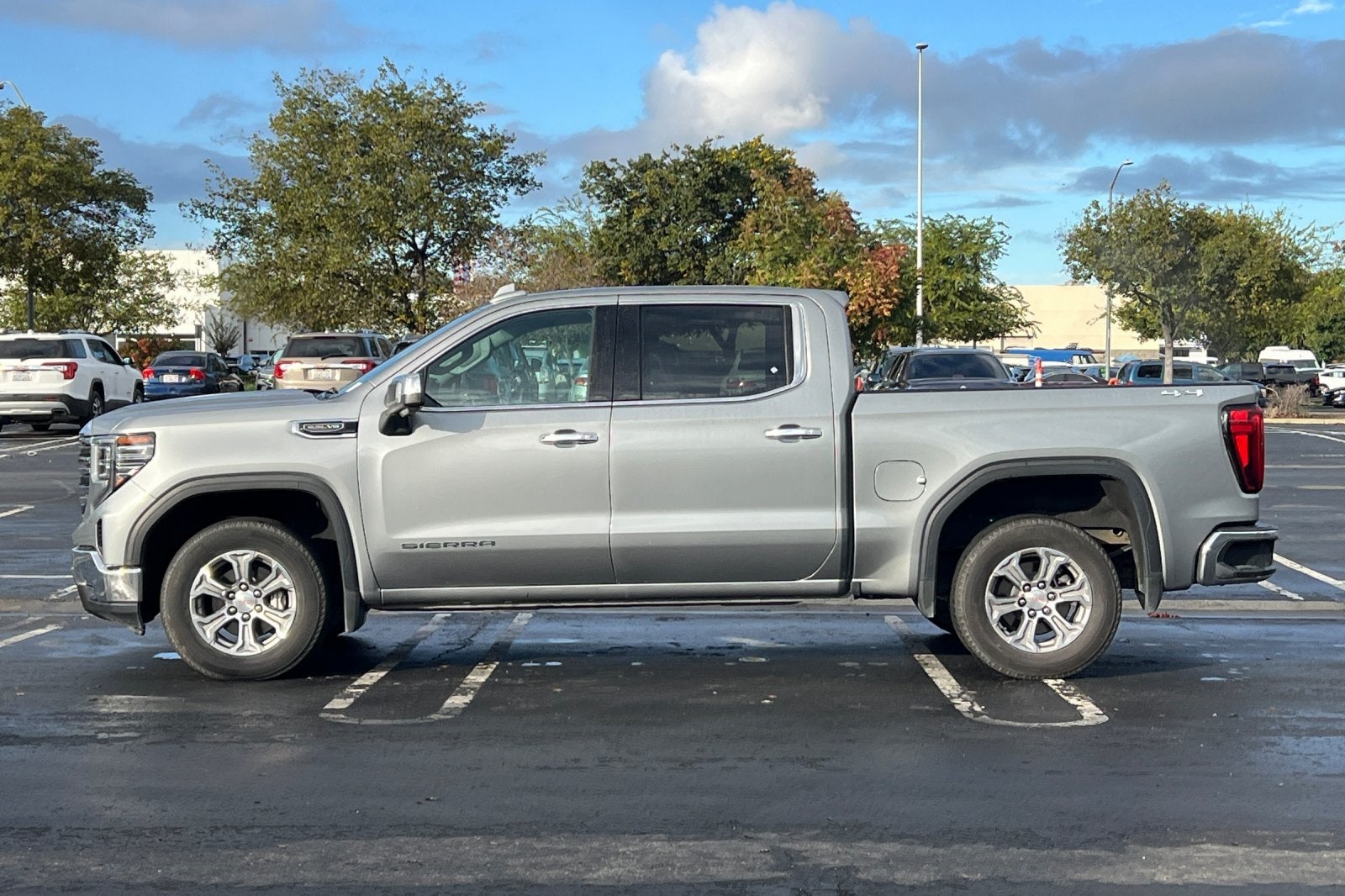 2024 GMC Sierra 1500 SLT