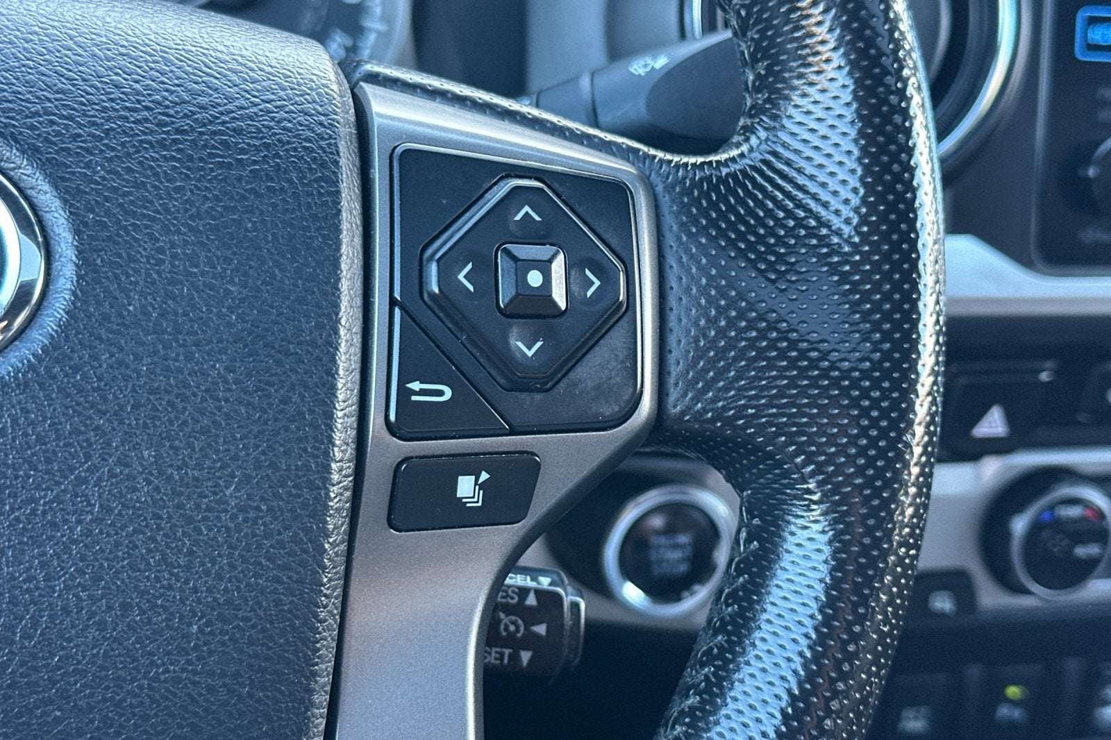 2016 Toyota Tacoma Limited V6