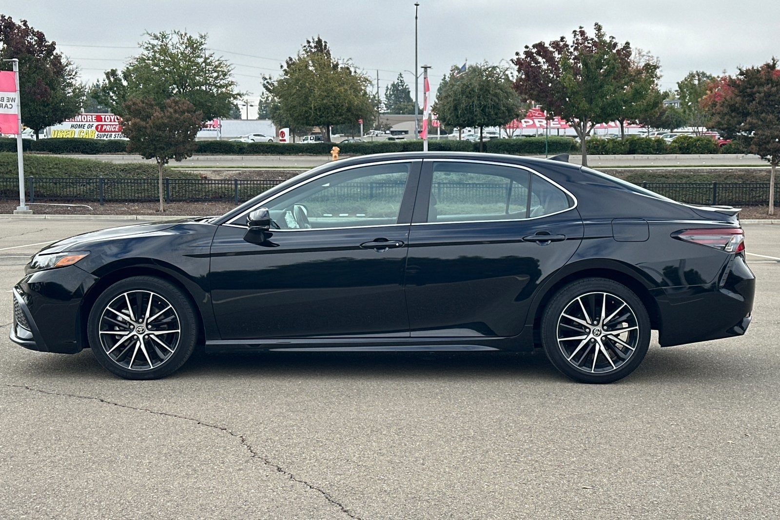 2024 Toyota Camry SE