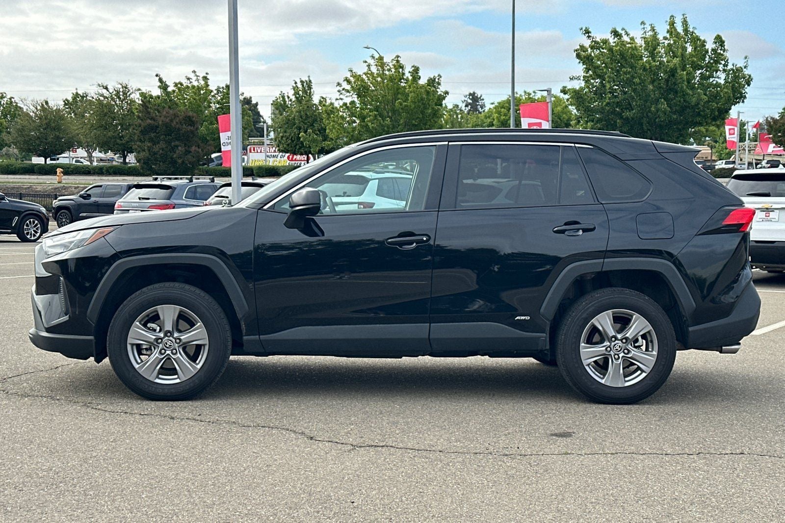 2025 Toyota RAV4 Hybrid LE