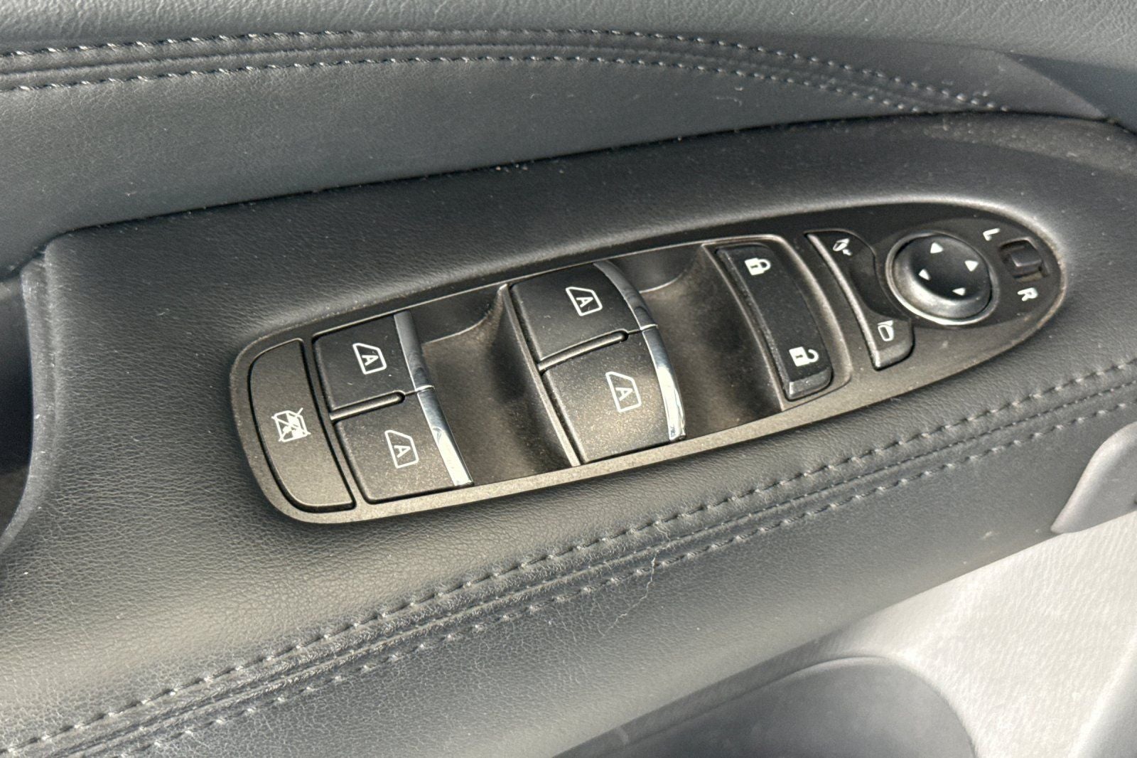 2015 INFINITI QX60 Base