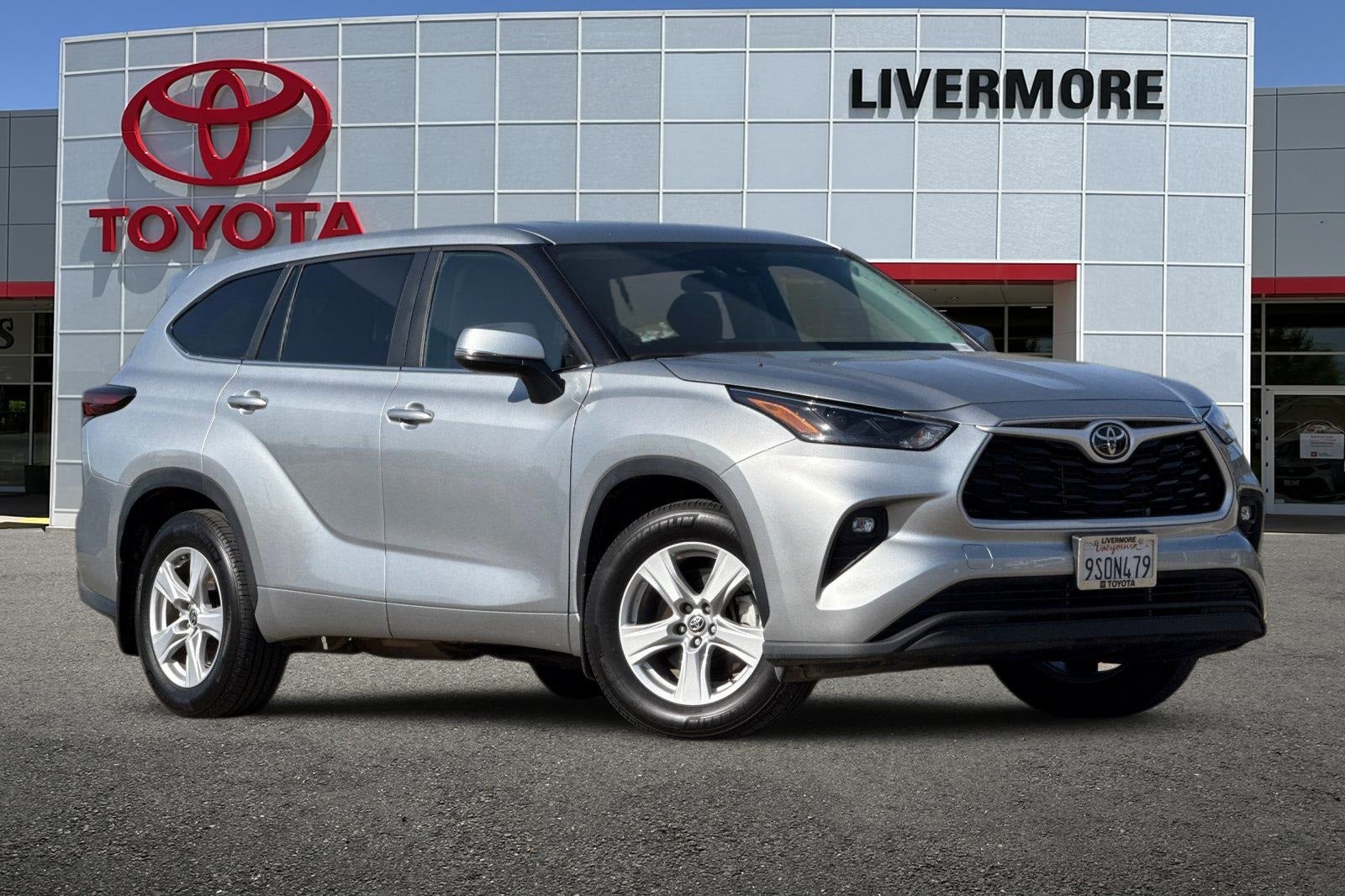 2025 Toyota Highlander LE