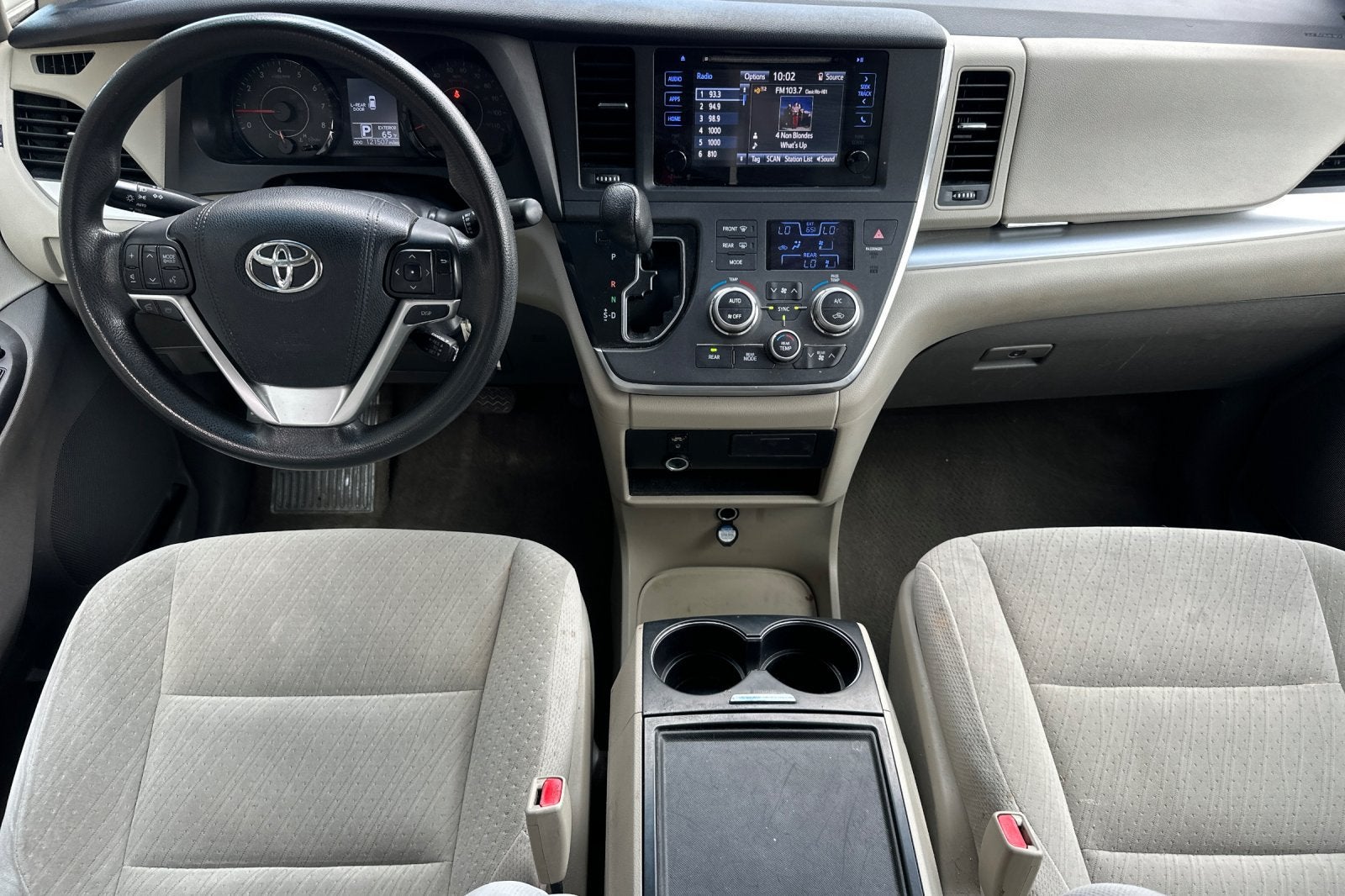 2015 Toyota Sienna LE 8 Passenger