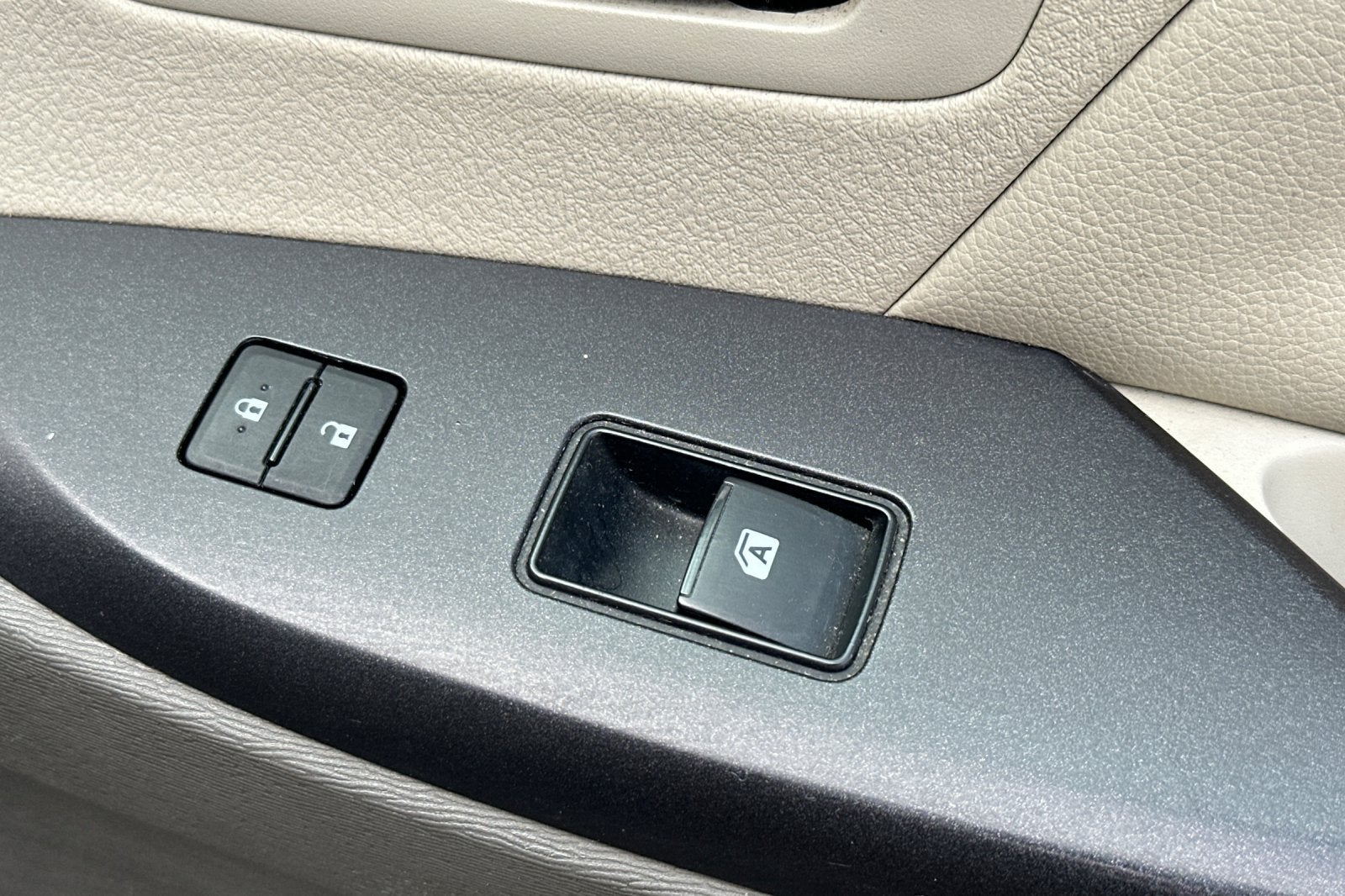 2015 Toyota Sienna LE 8 Passenger
