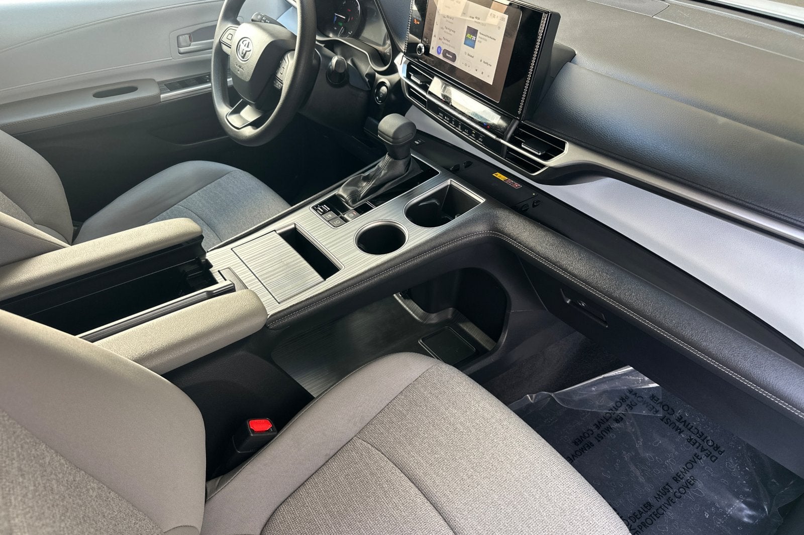 2026 Toyota Sienna LE 8 Passenger