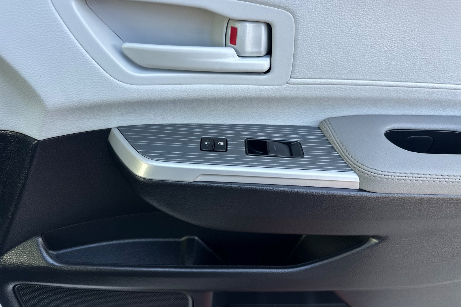 2026 Toyota Sienna LE 8 Passenger