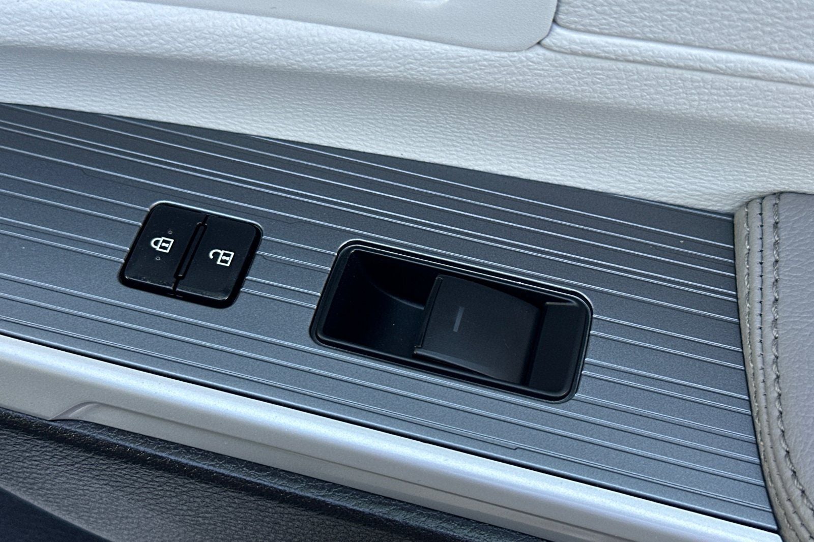 2026 Toyota Sienna LE 8 Passenger