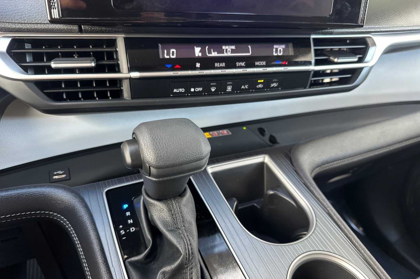 2026 Toyota Sienna LE 8 Passenger
