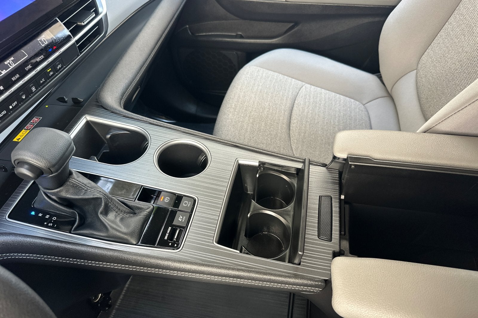 2026 Toyota Sienna LE 8 Passenger