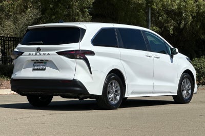 2026 Toyota Sienna LE 8 Passenger