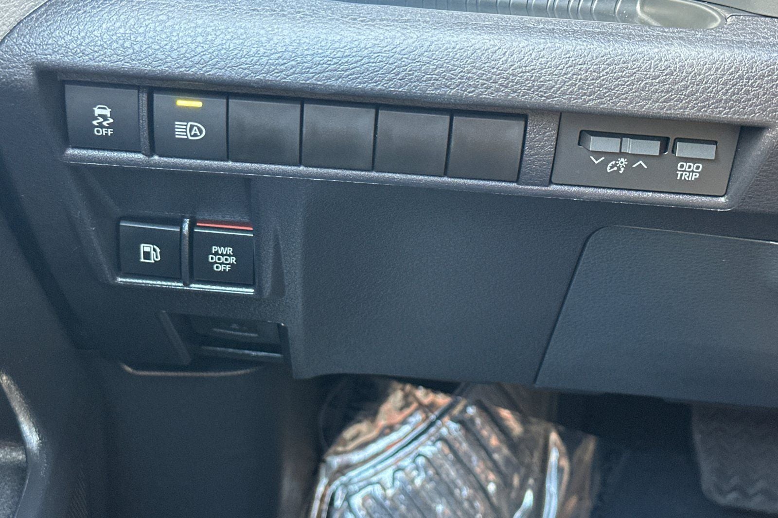 2026 Toyota Sienna LE 8 Passenger