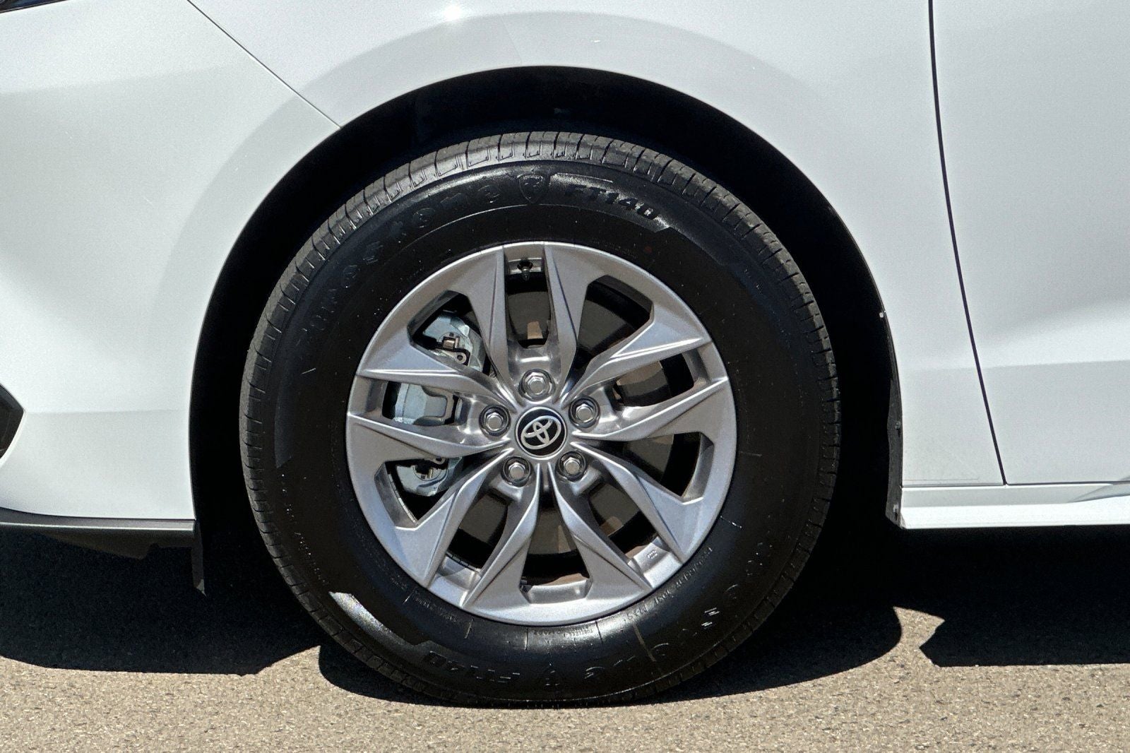 2026 Toyota Sienna LE 8 Passenger