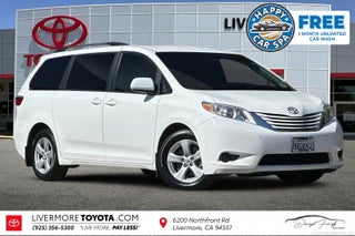 2017 Toyota Sienna LE 8 Passenger