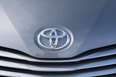 2016 Toyota Sienna XLE 8 Passenger