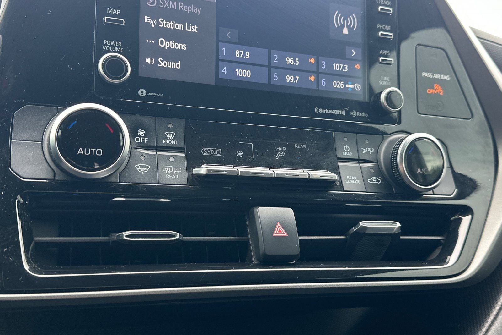 2021 Toyota Highlander Hybrid LE