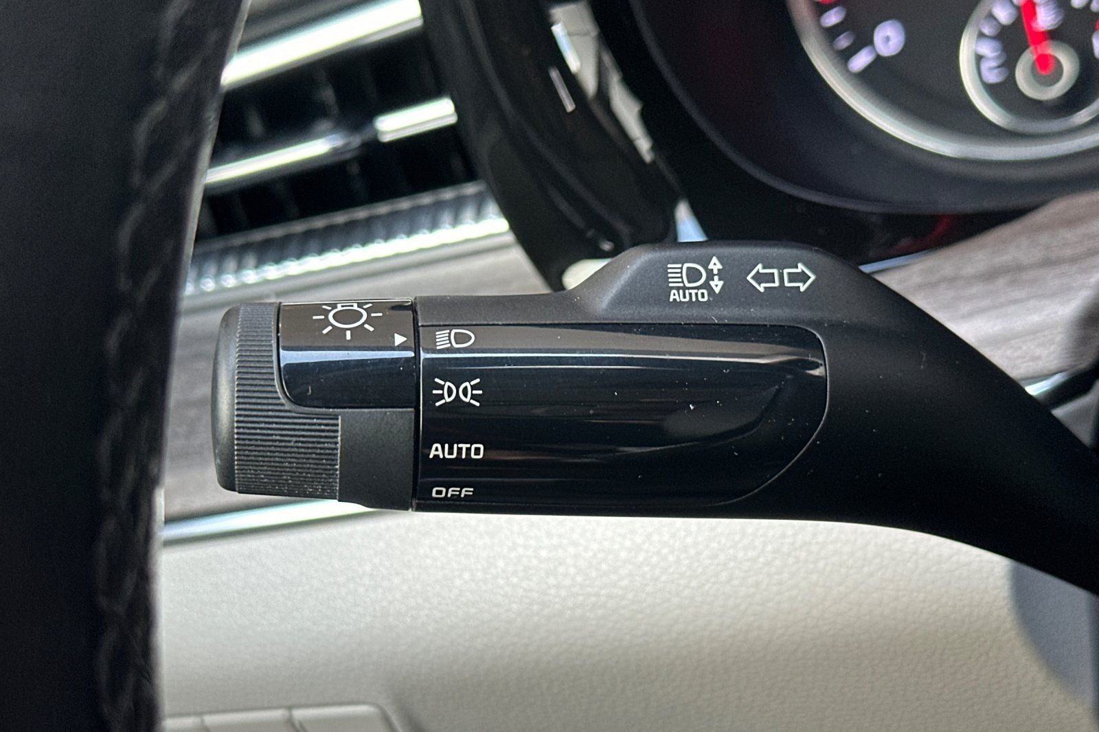 2022 Kia K5 EX