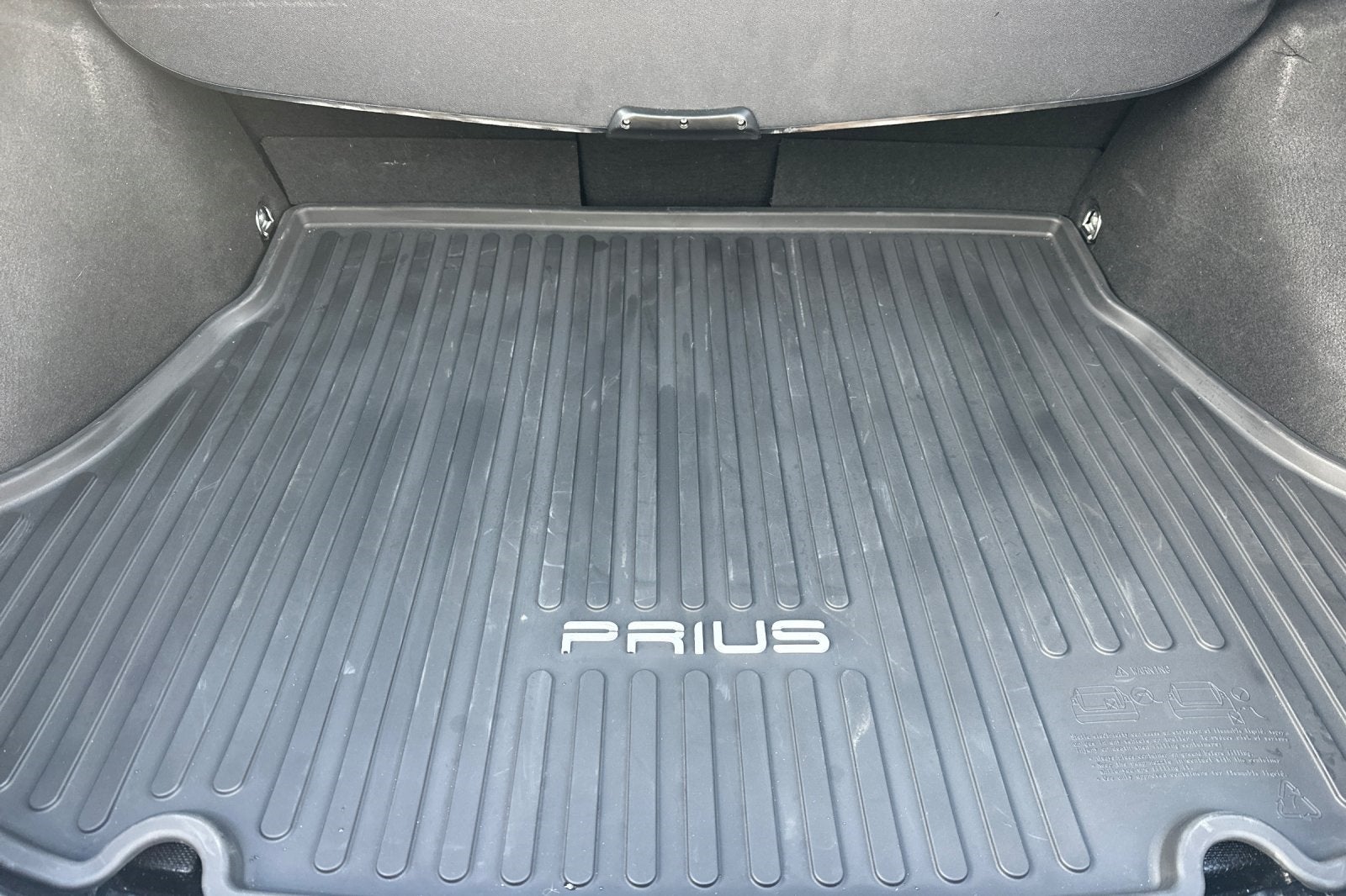 2022 Toyota Prius LE