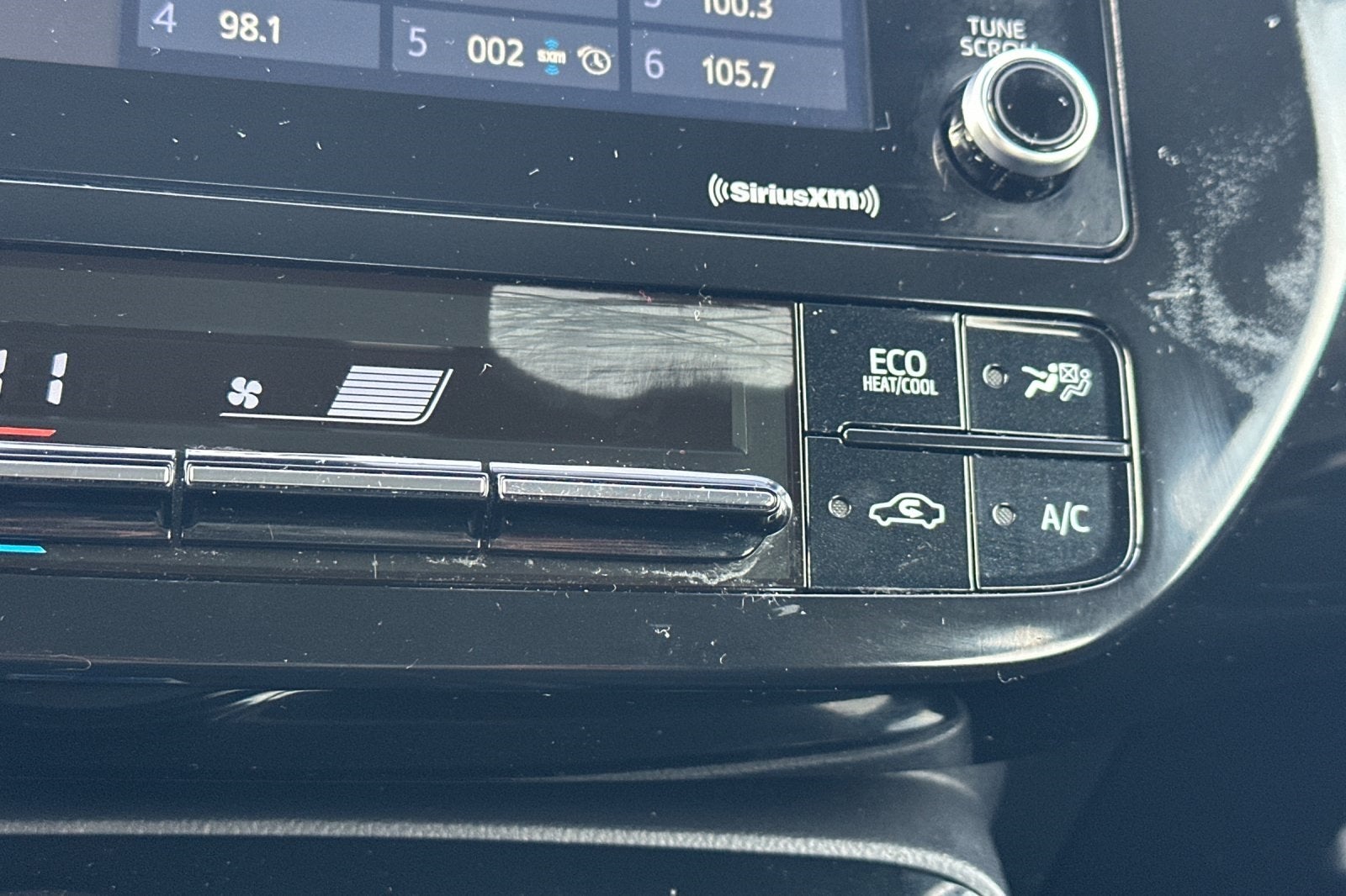 2022 Toyota Prius LE