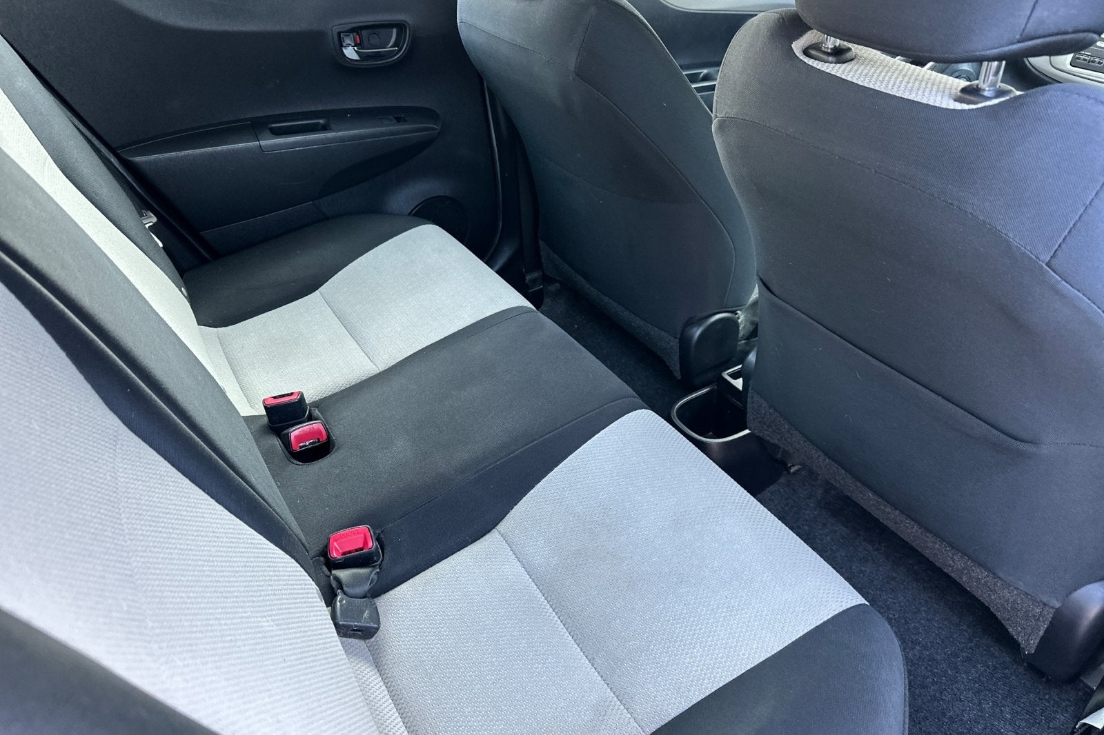 2013 Toyota Yaris LE