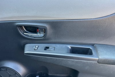 2013 Toyota Yaris LE