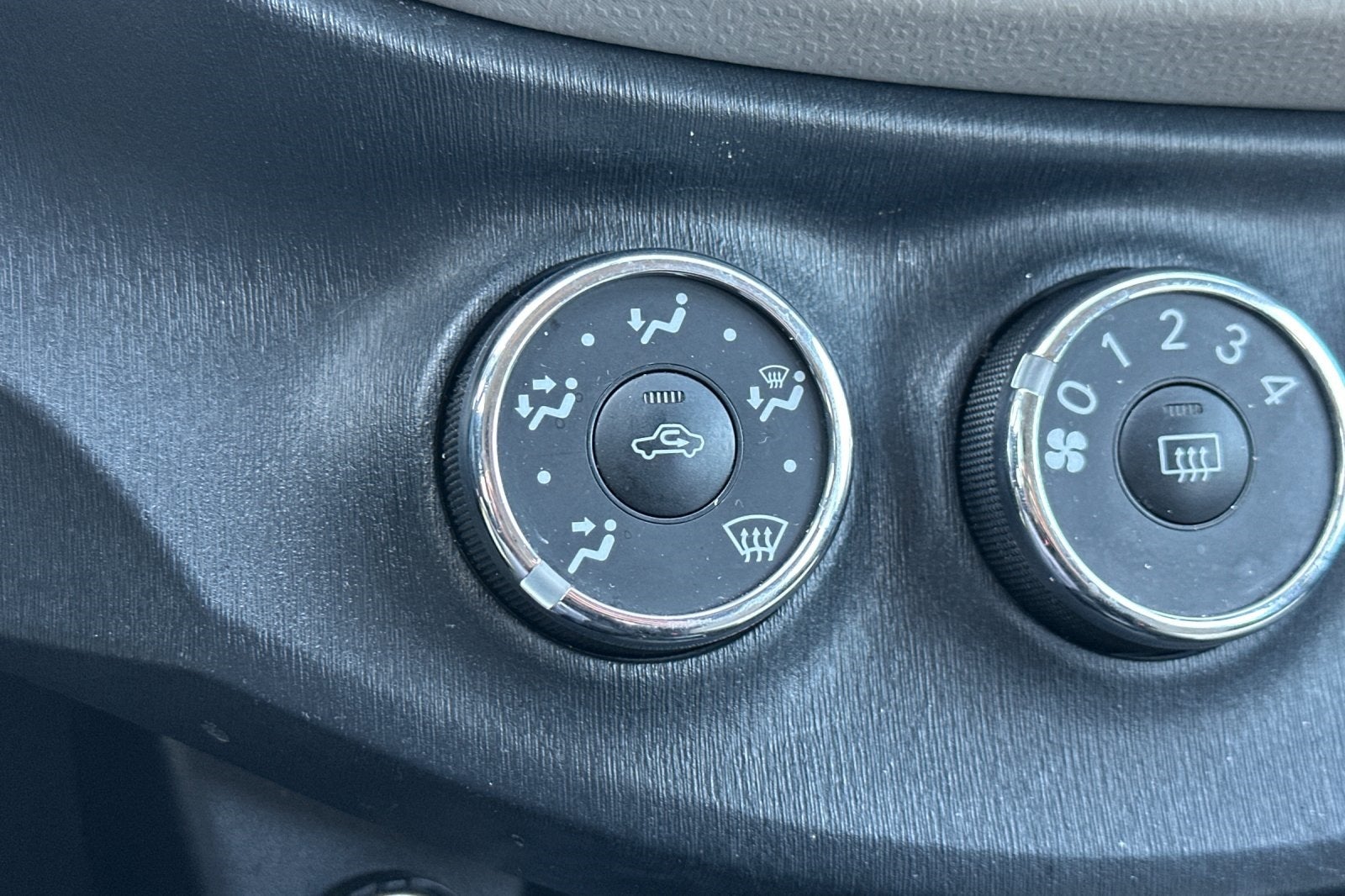 2013 Toyota Yaris LE