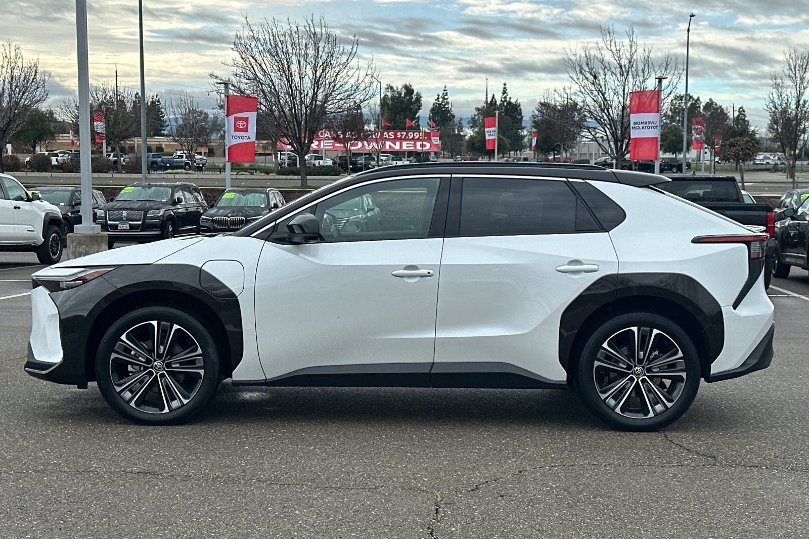 2023 Toyota bZ4X Limited